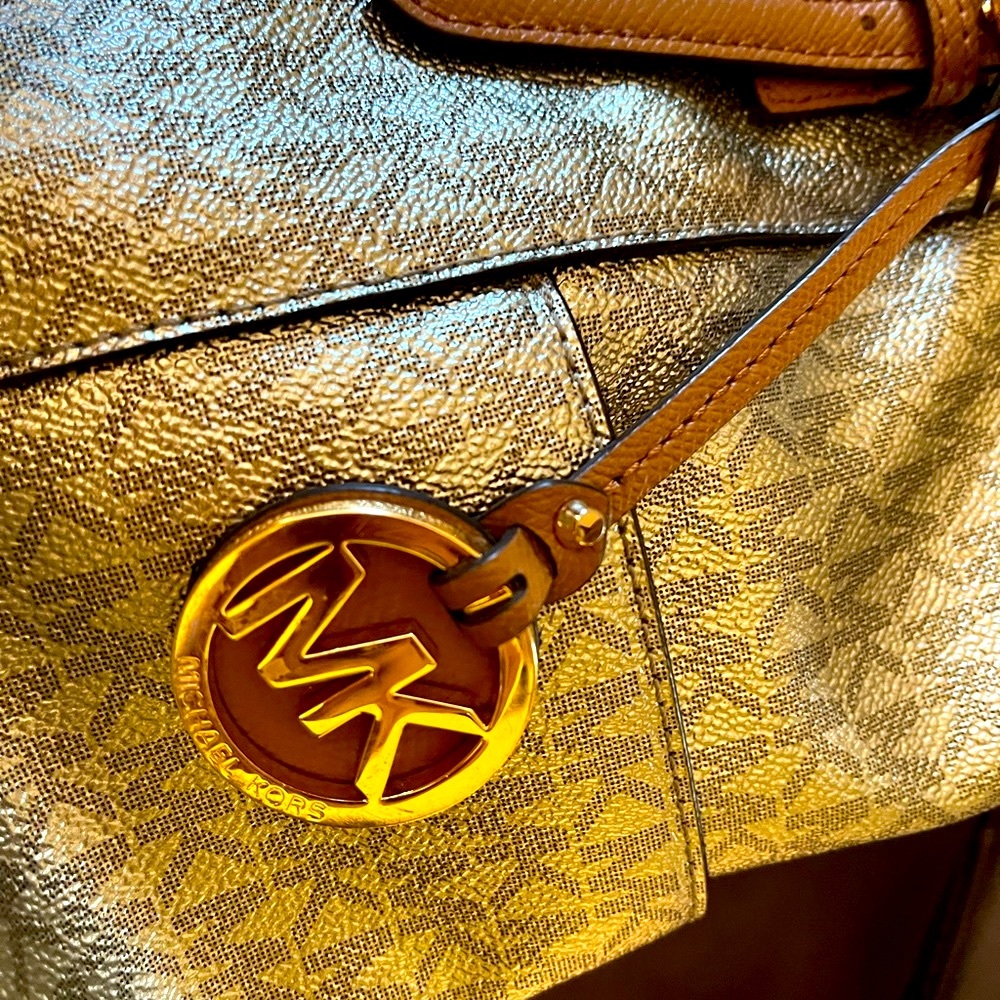 Authentic Michael Kors purse and wallet bundle - Picture 4 of 15